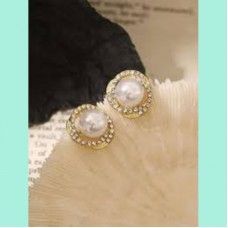Classic Pearl Studs