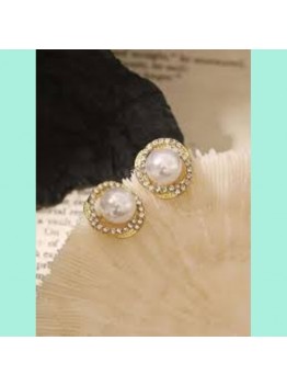 Classic Pearl Studs
